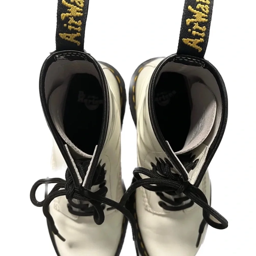 Dr Martens Women’s Air Wair Combat Boots - Picture 5 of 8